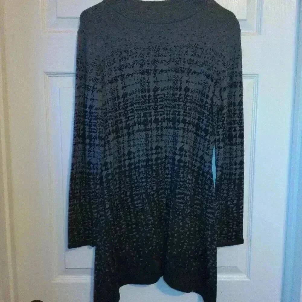 Style & Co Black & Grey Tunic Sweater / Size L